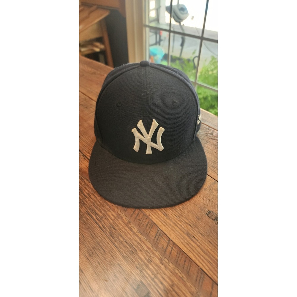 New York Yankees New Era Authentic‎ Collection Hat Size 7